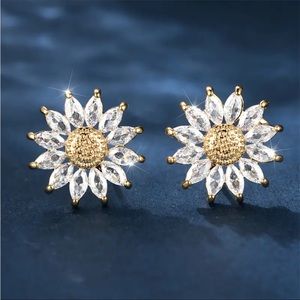 68. NEW Luxury White Crystal Stud Earring, Sparkling